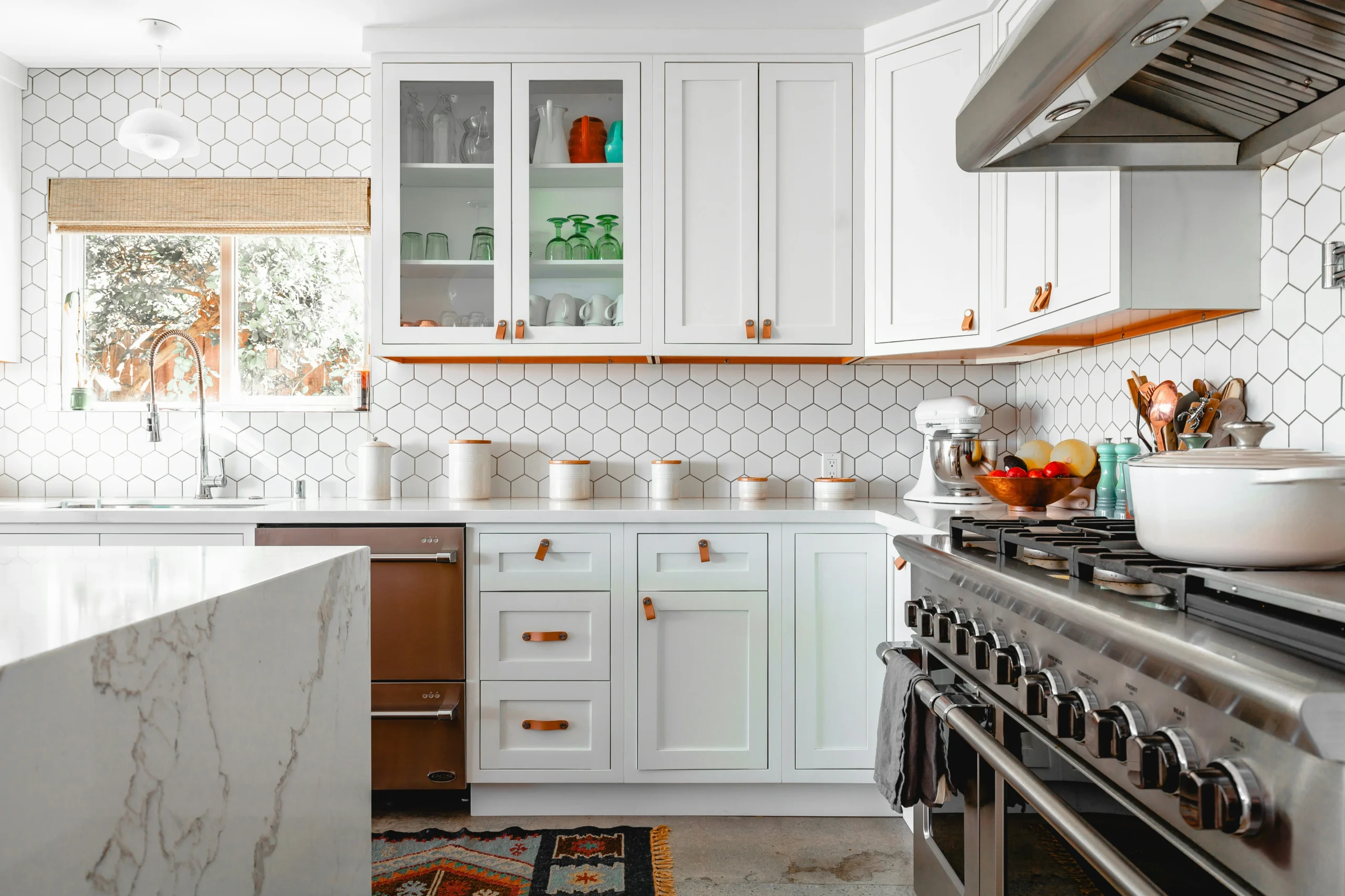 How to Organizing Kitchen Cupboards: Tips, Tricks & Practical Solutions